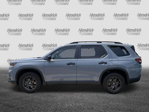 Used 2025 Honda Pilot TrailSport image 7