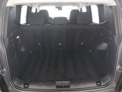 Used 2023 Jeep Renegade Latitude AWD/4WD image 25