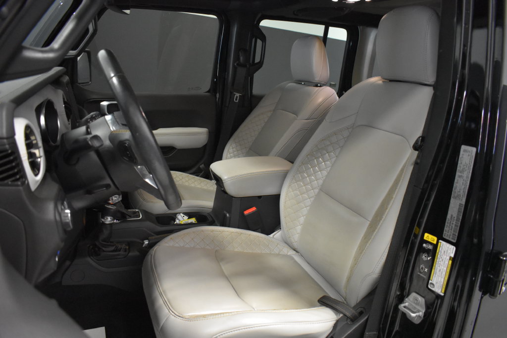 Used 2022 Jeep Wrangler Unlimited Sahara AWD/4WD image 5