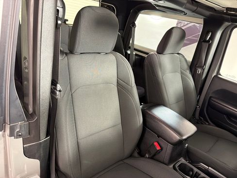 Used 2021 Jeep Wrangler Sport image 23