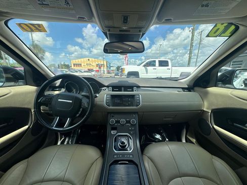 Used 2018 Land Rover Range Rover Evoque SE Premium AWD/4WD image 18