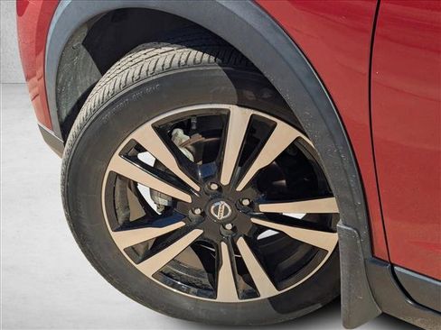 Used 2020 Nissan Kicks SV image 10