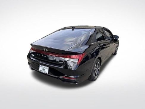 Used 2023 Hyundai Elantra Limited FWD image 3