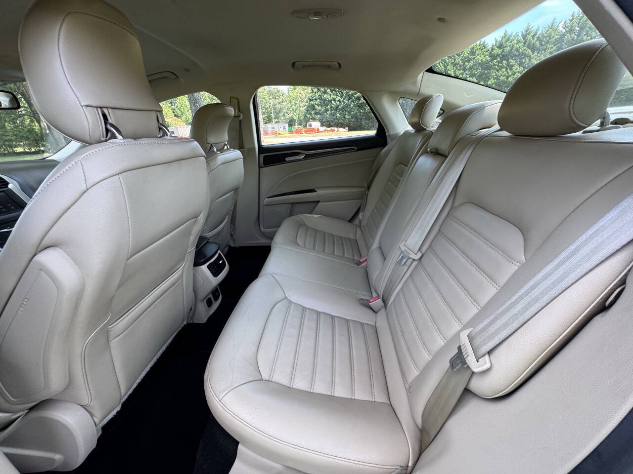 Used 2013 Ford Fusion SE FWD image 16