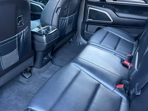 Used 2023 Kia Telluride LX image 12