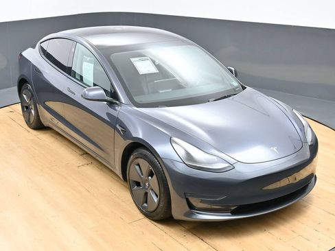 Used 2023 Tesla Model 3 Standard Range RWD image 43