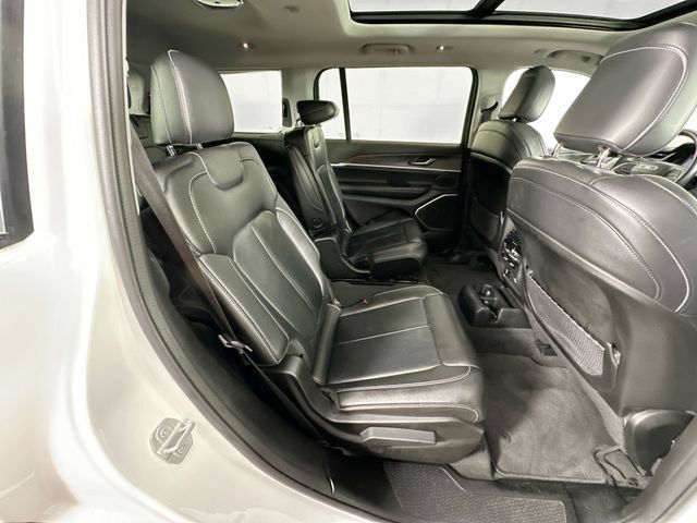 Used 2022 Jeep Grand Cherokee L Limited AWD/4WD image 31
