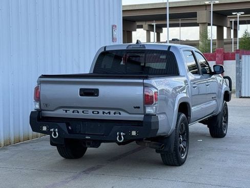 Used 2020 Toyota Tacoma TRD Sport w/ TRD Premium Sport Package image 4