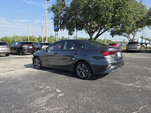 Used 2023 Kia Forte LXS FWD image 8