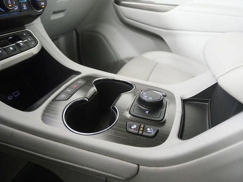 Used 2022 GMC Acadia SLT w/ Preferred Package image 28