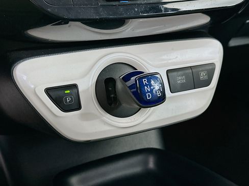 Used 2016 Toyota Prius Two image 24