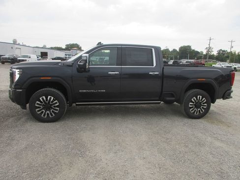 New 2026 GMC Sierra 2500 Denali Ultimate AWD/4WD image 10