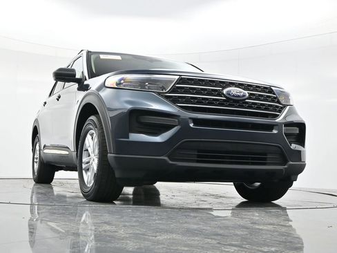 Certified 2022 Ford Explorer XLT w/ Class IV Trailer Tow Package image 52