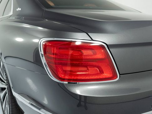 Used 2021 Bentley Flying Spur W12 AWD/4WD image 56