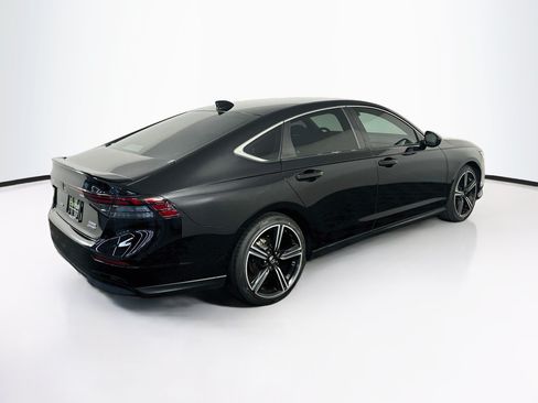 Used 2024 Honda Accord Sport image 9