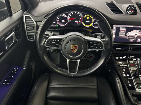 Used 2021 Porsche Cayenne Coupe w/ Premium Package AWD/4WD image 14