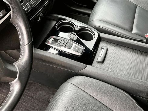 Used 2022 Honda Pilot Touring image 17