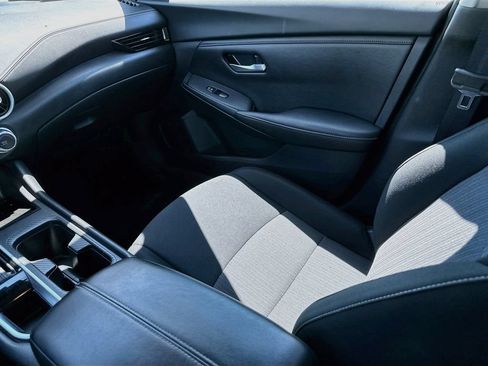 Used 2025 Nissan Sentra SV FWD image 29