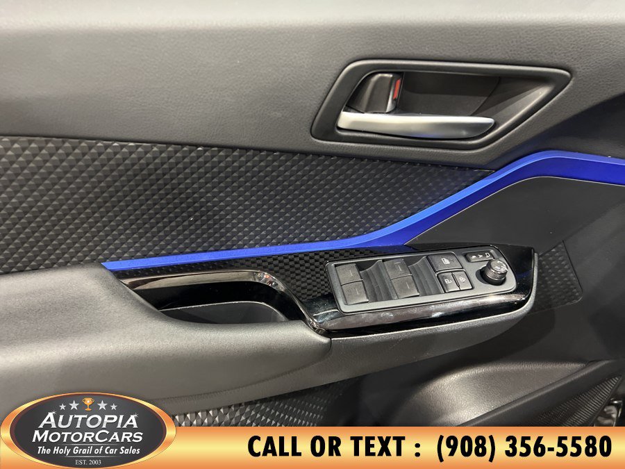 Used 2022 Toyota C-HR XLE FWD image 11