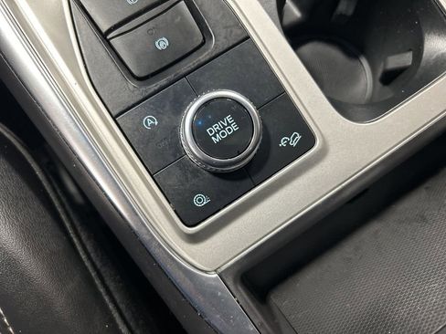 Used 2021 Ford Explorer XLT w/ Equipment Group 202A image 23