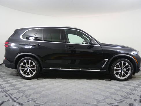 Used 2024 BMW X5 sDrive40i w/ Premium Package RWD image 2