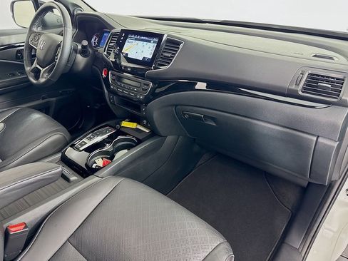 Certified 2023 Honda Passport Elite image 41
