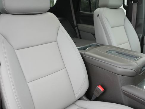 Used 2024 Chevrolet Tahoe LT w/ LT Signature Package image 10