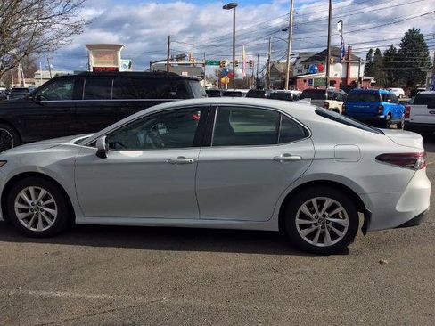 Used 2023 Toyota Camry LE image 5