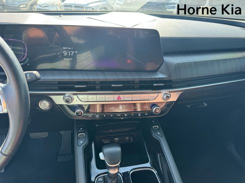 Certified 2024 Kia Telluride EX w/ EX Captain's Chair Package FWD image 20