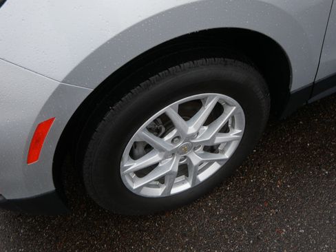 Used 2022 Chevrolet Equinox LT AWD/4WD image 16