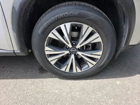 Used 2021 Nissan Rogue SV image 11