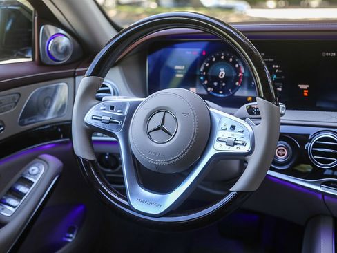 Used 2020 Mercedes-Benz Maybach S 560 4MATIC image 13