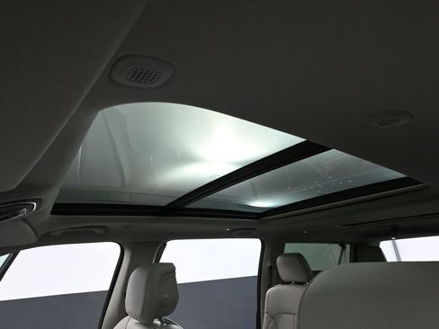 Used 2024 Jeep Wagoneer L Series II w/ Premium Group I image 26