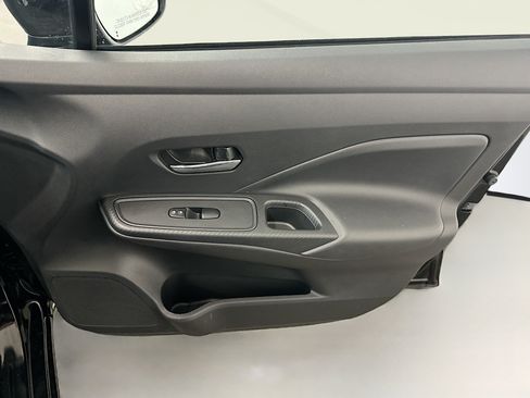 Used 2025 Nissan Versa SV FWD image 32