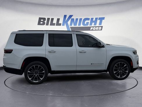 Used 2023 Jeep Wagoneer Series III w/ Premium Group I image 6