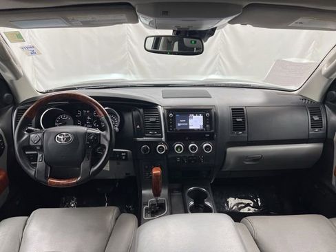 Used 2019 Toyota Sequoia Platinum AWD/4WD image 19