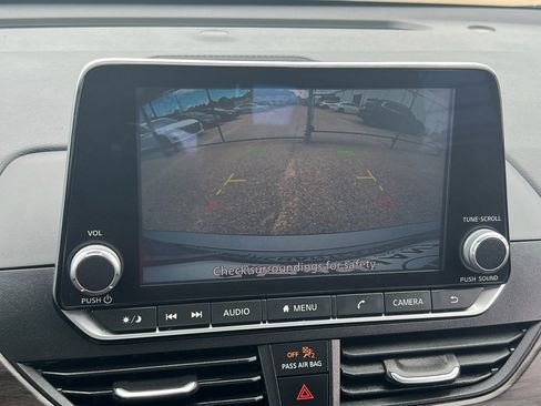 Used 2025 Nissan Altima 2.5 SV FWD image 30