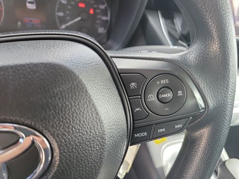 Used 2025 Toyota Corolla LE FWD image 27