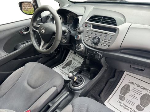 Used 2010 Honda Fit image 4