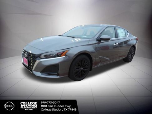 New 2025 Nissan Altima 2.5 SV w/ SV Special Edition Package image 8