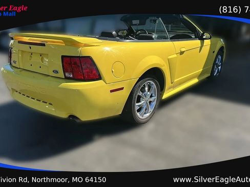 Used 2003 Ford Mustang GT RWD image 7