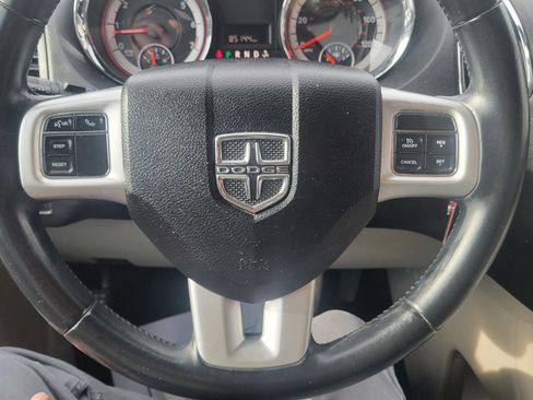 Used 2015 Dodge Grand Caravan SXT w/ UConnect Hands-Free Group image 32