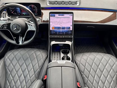 Used 2024 Mercedes-Benz S 580e 4MATIC Sedan image 16