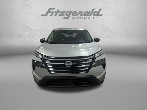 Used 2024 Nissan Rogue S FWD image 9