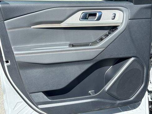 New 2027 Ford Explorer Active w/ Active Comfort Package RWD image 19