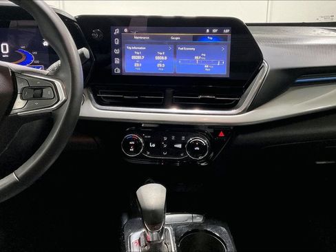 Used 2024 Chevrolet Trax LT w/ Driver Confidence Package FWD image 7