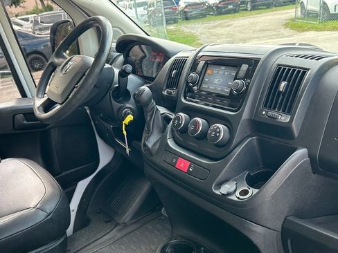 Used 2018 RAM ProMaster 2500 w/ Interior Convenience Group image 24