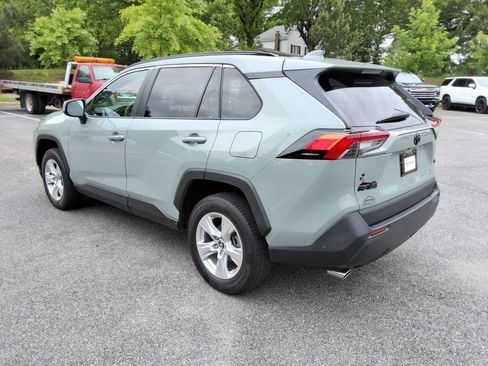 Used 2019 Toyota RAV4 XLE w/ Convenience Package FWD image 7