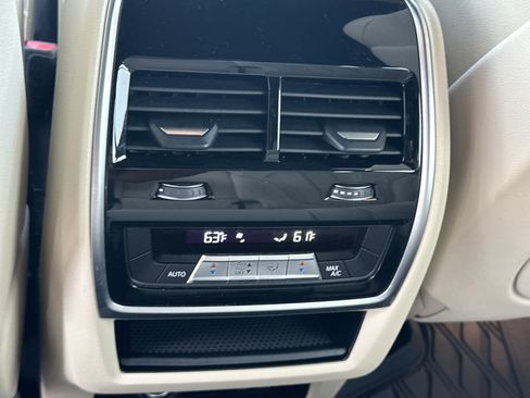 Used 2021 BMW X7 xDrive40i w/ Executive Package AWD/4WD image 26