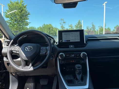 Used 2025 Toyota RAV4 XLE AWD/4WD image 23